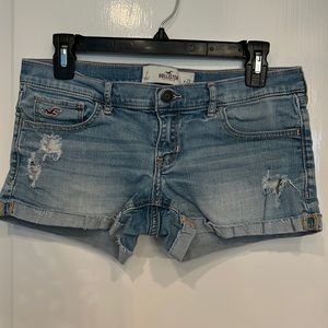 Hollister jean shorts 3” inseam, Sz 7, w28, medium wash, destroyed, lo rise